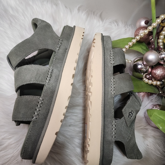 Ugg Goldenstar Strap Women Sandal size12 new - Picture 5 of 10